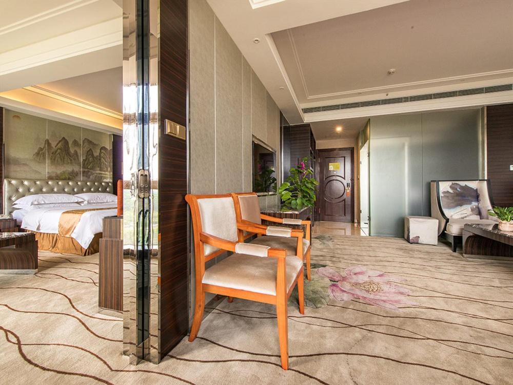 Vienna International Hotel Shenzhen Longgang Lilang Екстер'єр фото